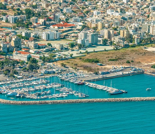 השקעות נדל”ן בקפריסין – השוק הקטן שרוחש מתחת לפני השטח