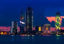 “כ-200 דירות יוקרה של מגדל הפאר “טרסה בטומי” כבר נחטפו ע”י משקיעים ישראליים. ועכשיו הזדמנות לפני גמר הפרויקט ליהנות מהטבה משמעותית ברכישת הדירה, לזמן מוגבל ולמספר רוכשים מצומצם, לפני עליית המחירים הצפויה, מהרו!